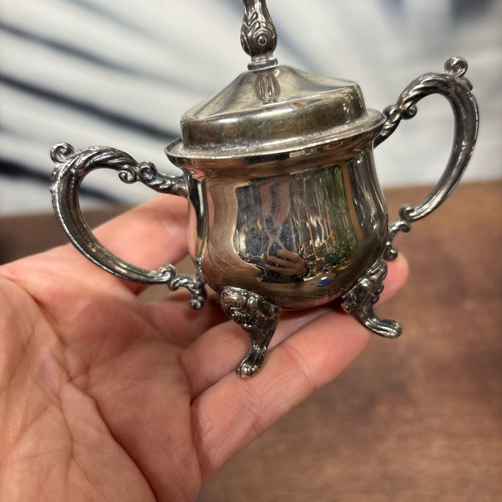 Elegant Mini Silver Plated Sugar Bowl with Lid - Picture 5 of 5